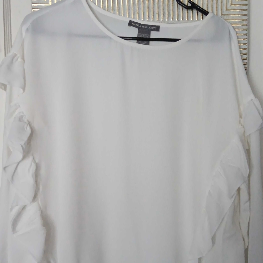 Kate & Mallory Women's Ruffley White Blouse, Size Medium